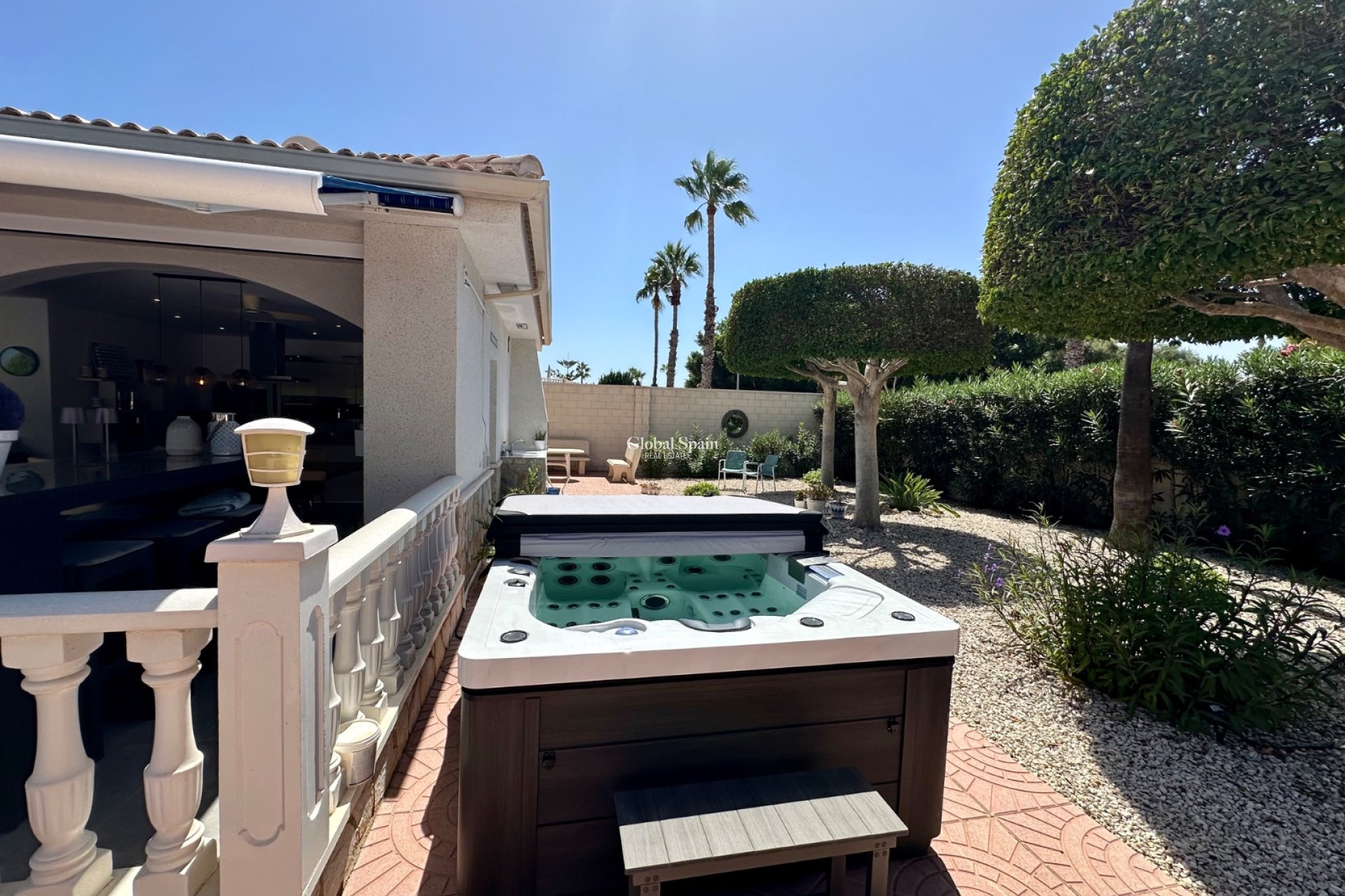 Resale - VILLA -
CIUDAD QUESADA