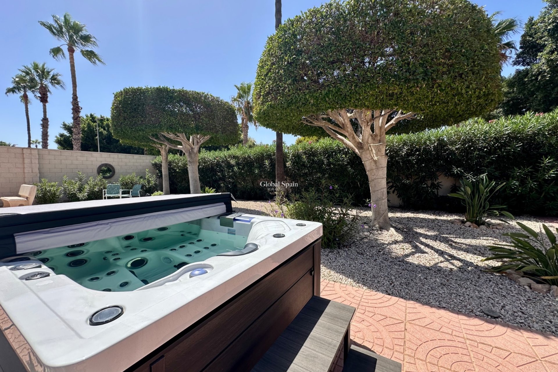Resale - VILLA -
CIUDAD QUESADA