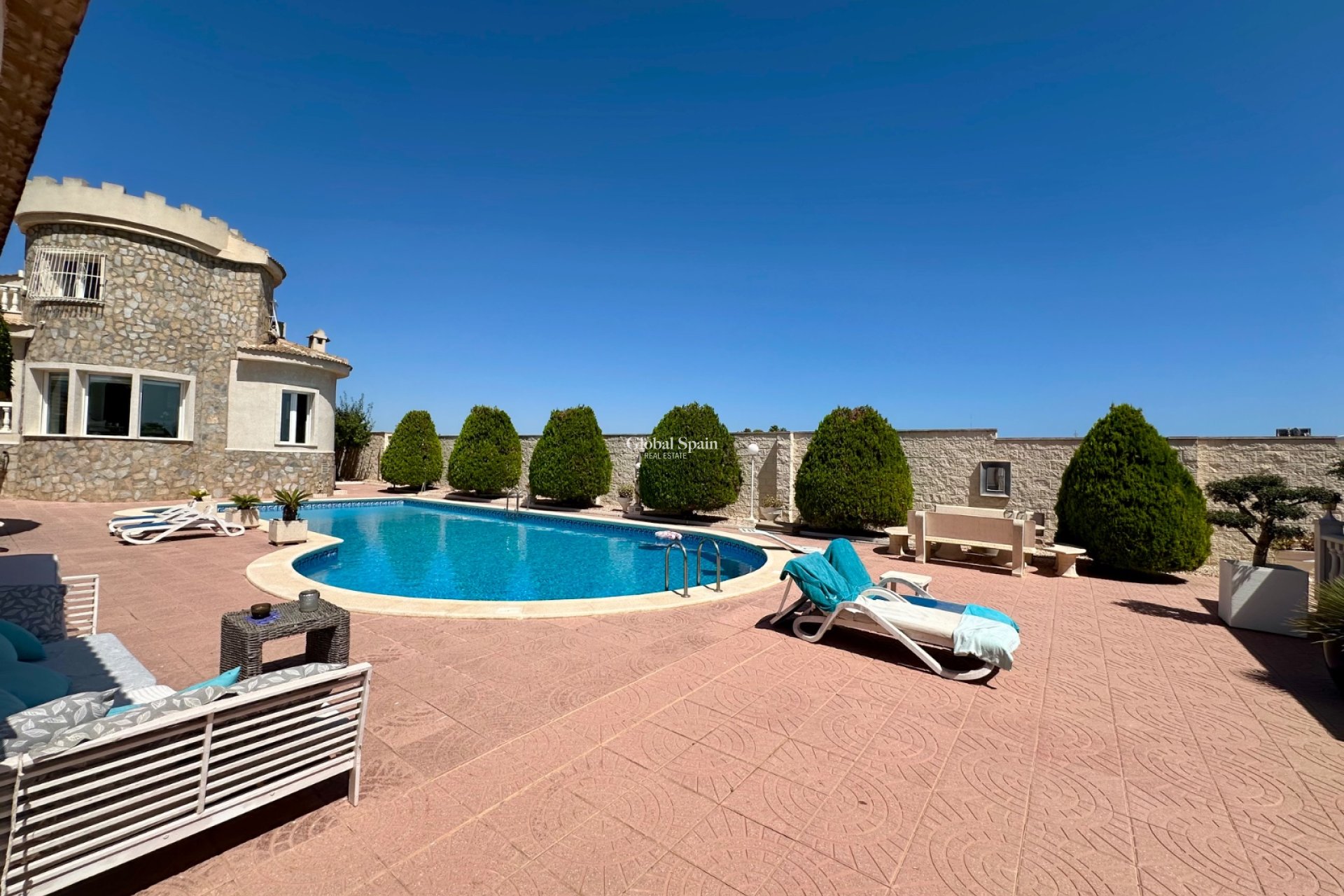 Resale - VILLA -
CIUDAD QUESADA