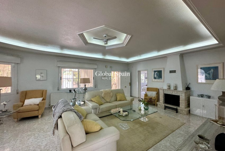 Resale - VILLA -
CIUDAD QUESADA
