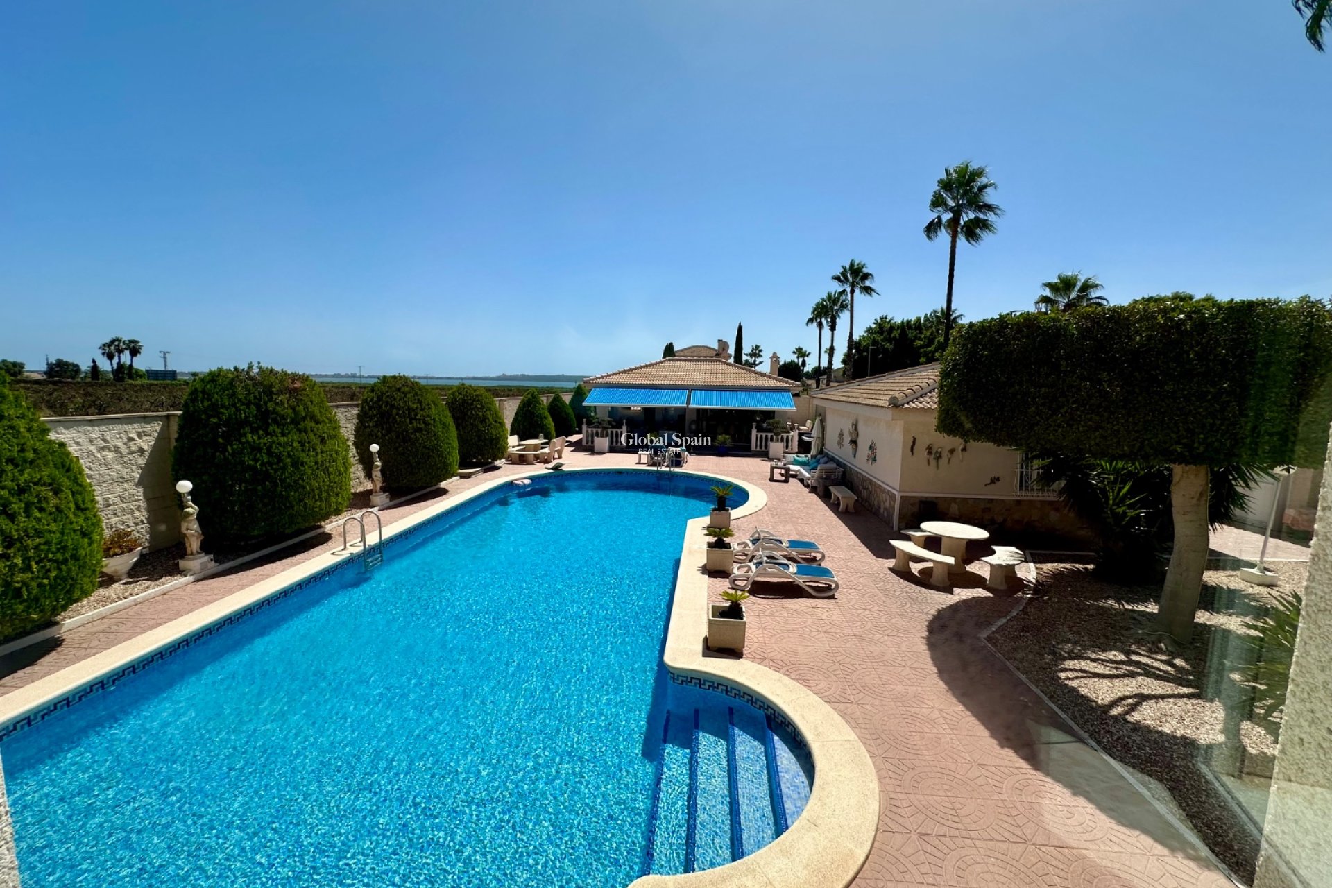 Resale - VILLA -
CIUDAD QUESADA