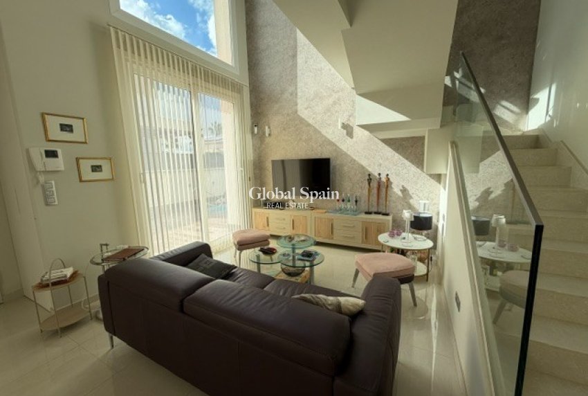 Resale - VILLA -
CIUDAD QUESADA