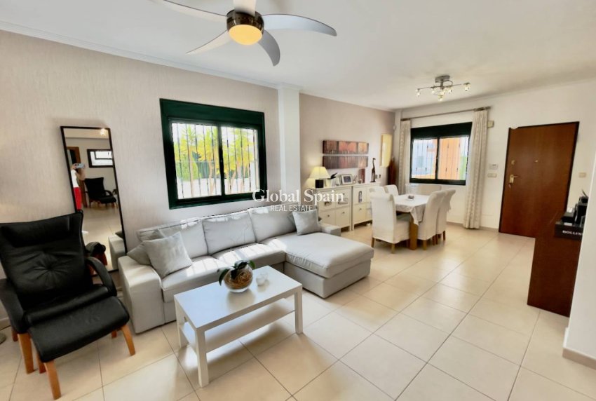 Resale - Villa -
CIUDAD QUESADA