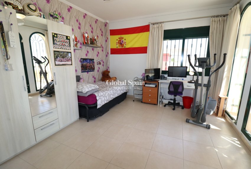 Resale - Villa -
CIUDAD QUESADA