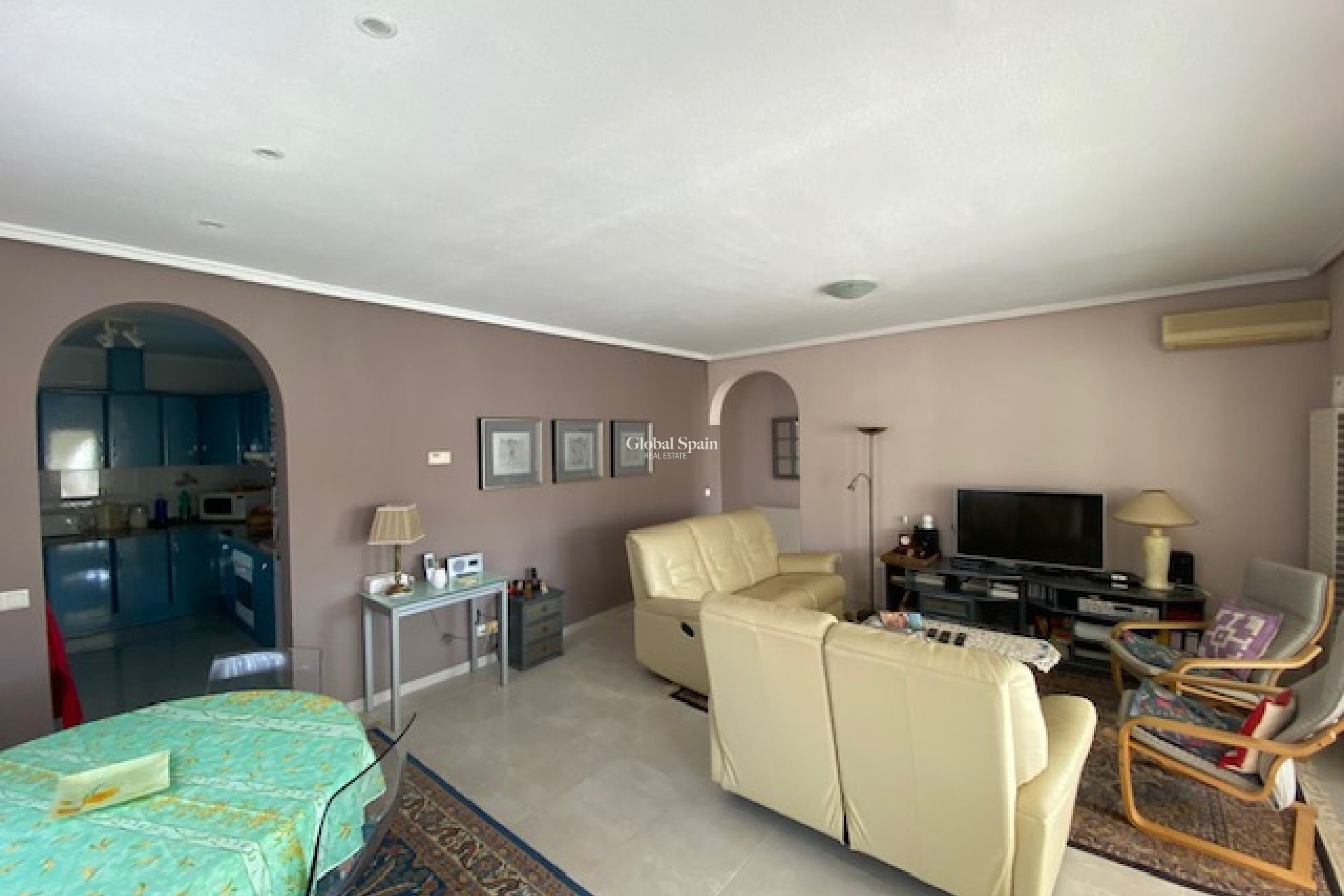 Resale - VILLA -
CIUDAD QUESADA