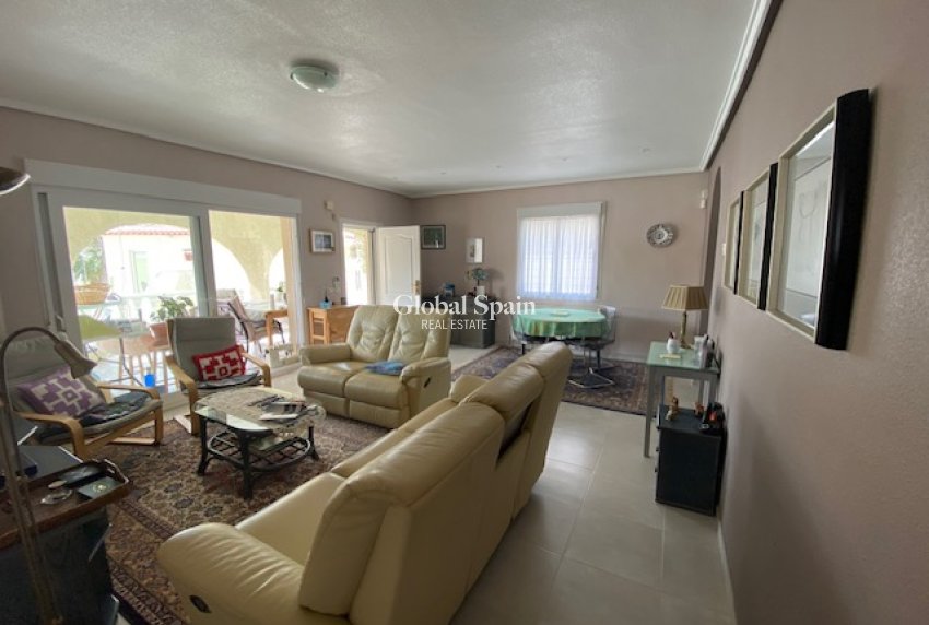 Resale - VILLA -
CIUDAD QUESADA