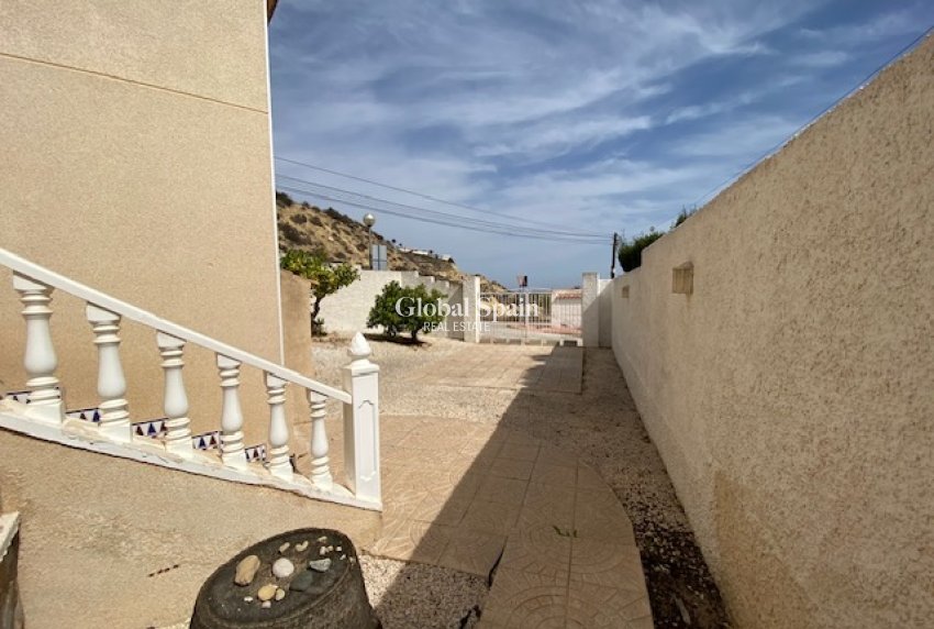 Resale - VILLA -
CIUDAD QUESADA