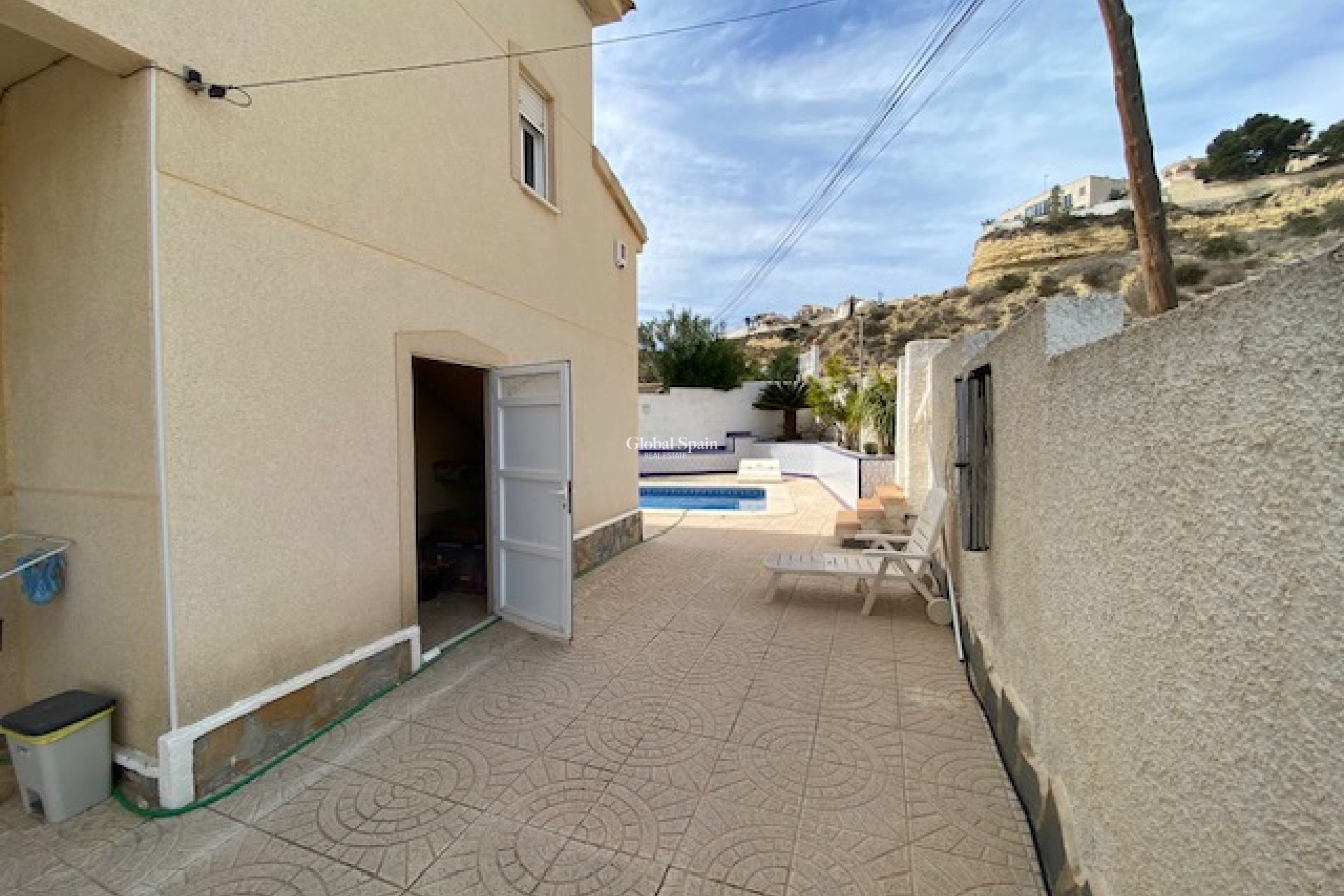 Resale - VILLA -
CIUDAD QUESADA