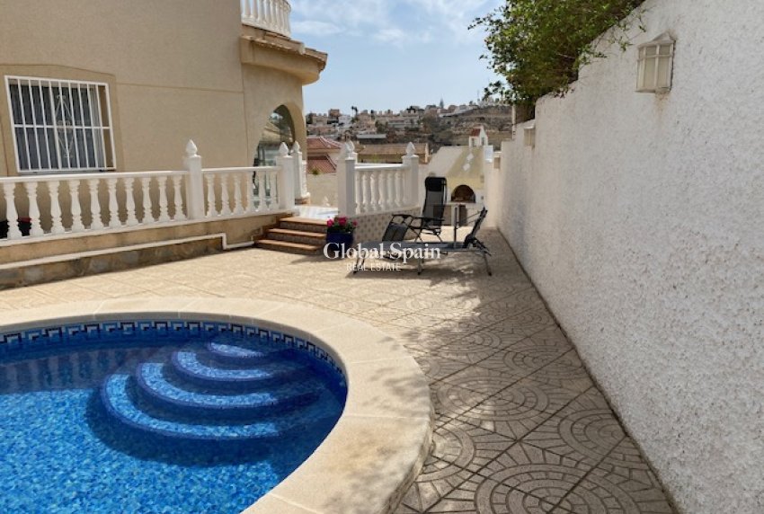 Resale - VILLA -
CIUDAD QUESADA