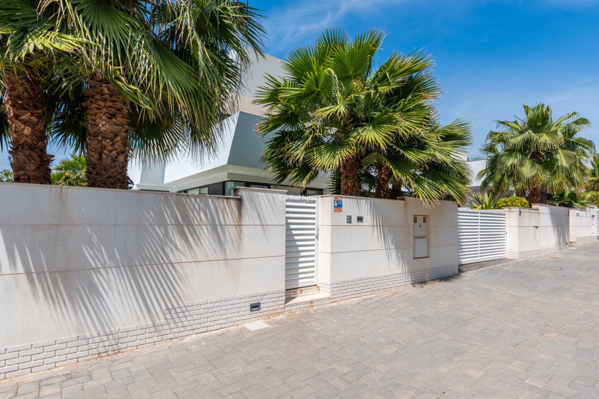 Resale - Villa -
CIUDAD QUESADA