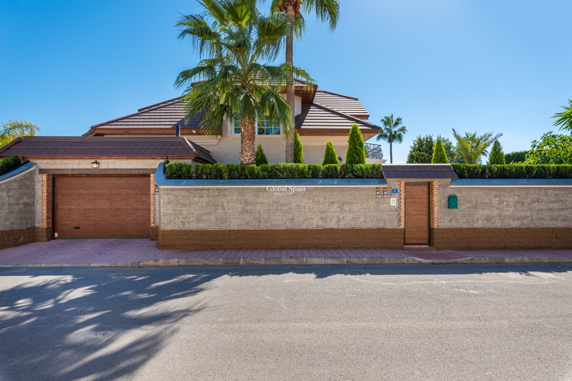 Resale - VILLA -
CIUDAD QUESADA