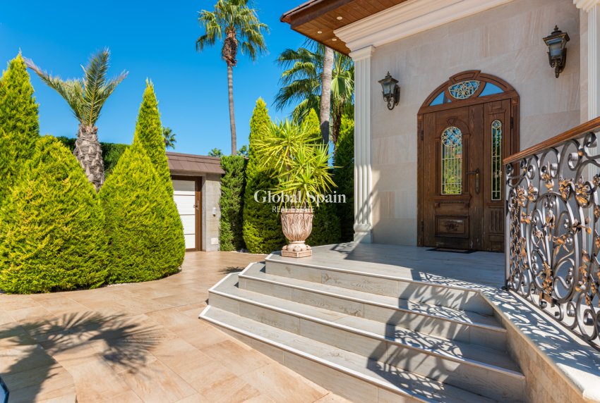 Resale - VILLA -
CIUDAD QUESADA