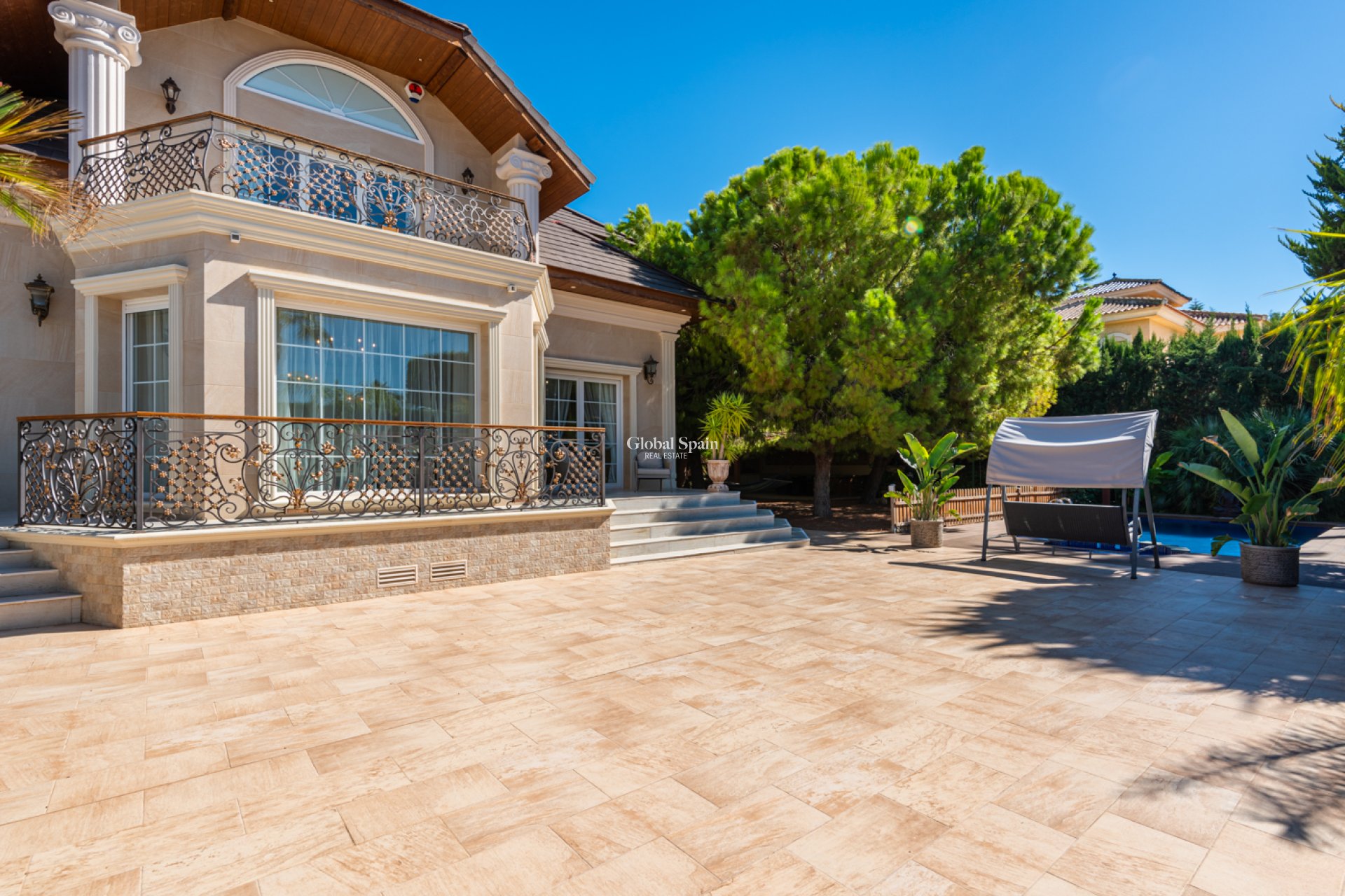 Resale - VILLA -
CIUDAD QUESADA