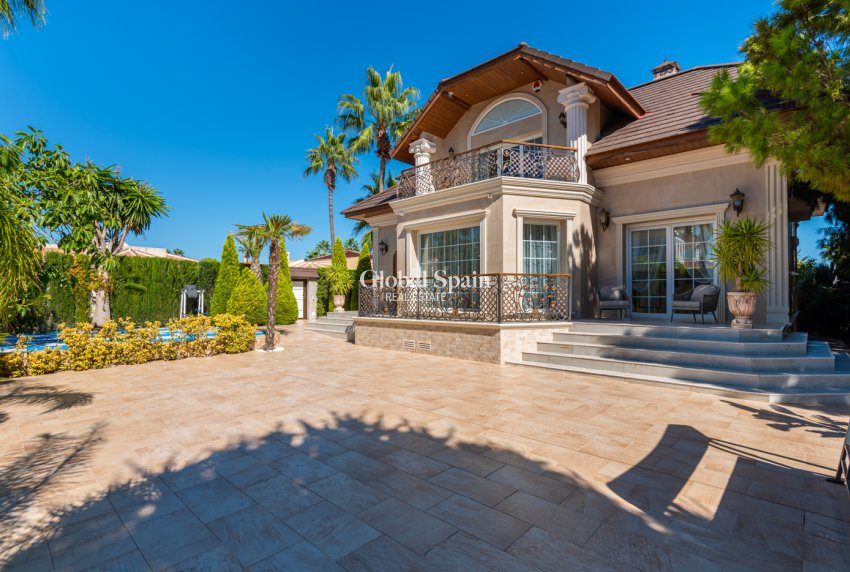 Resale - VILLA -
CIUDAD QUESADA