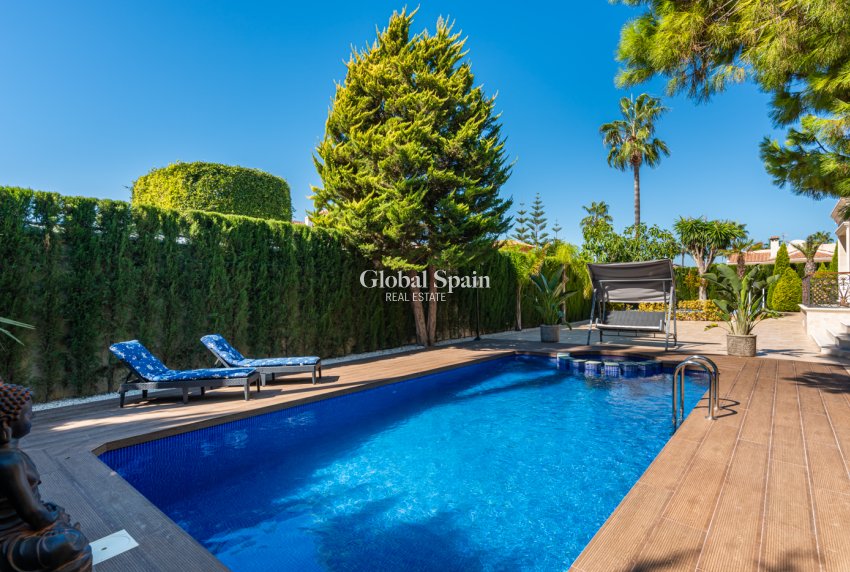 Resale - VILLA -
CIUDAD QUESADA