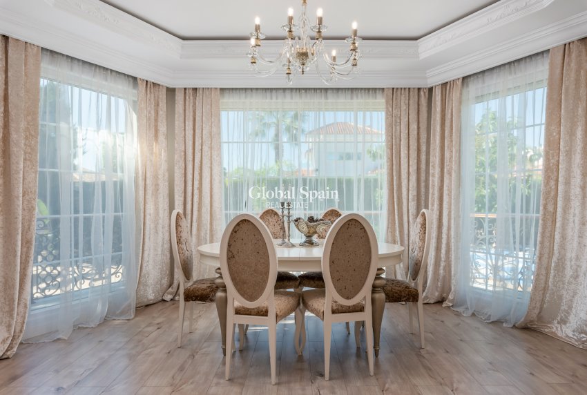 Resale - VILLA -
CIUDAD QUESADA