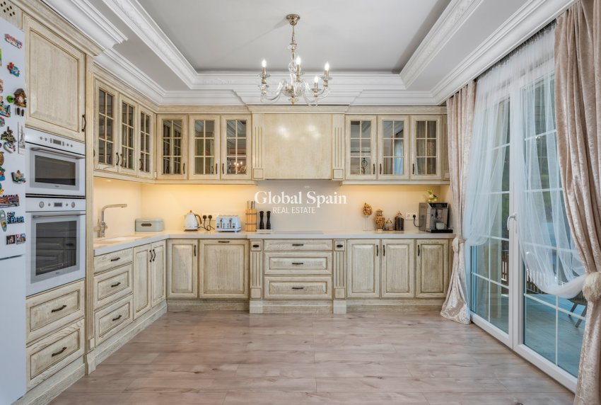 Resale - VILLA -
CIUDAD QUESADA