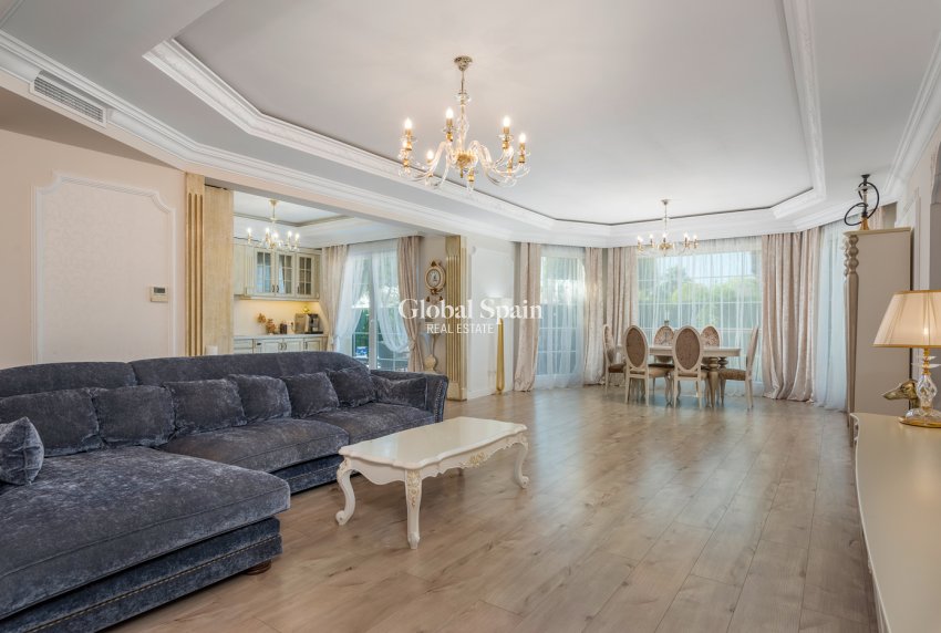 Resale - VILLA -
CIUDAD QUESADA