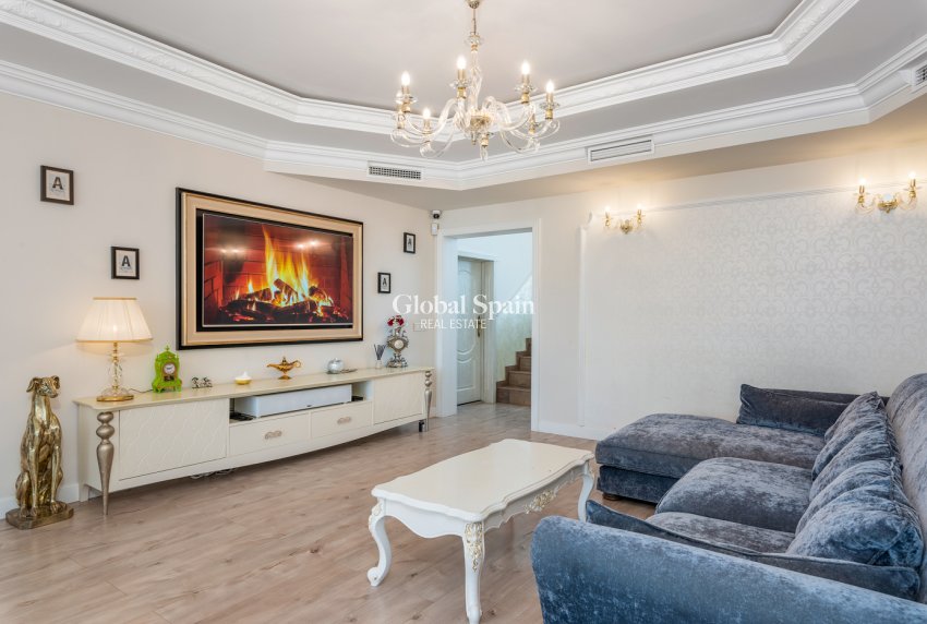 Resale - VILLA -
CIUDAD QUESADA