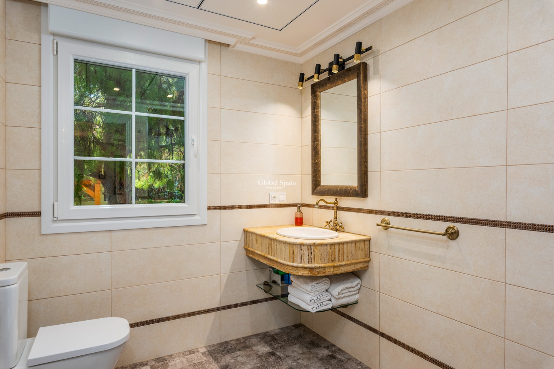 Resale - VILLA -
CIUDAD QUESADA