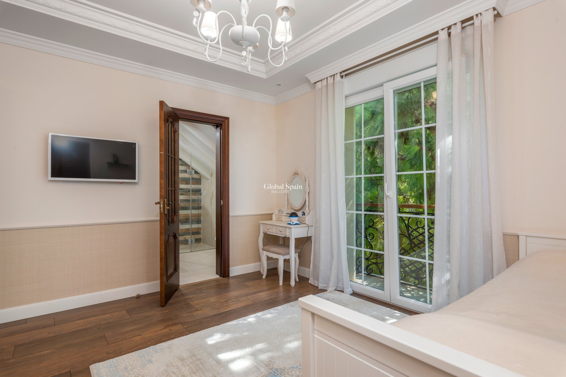 Resale - VILLA -
CIUDAD QUESADA