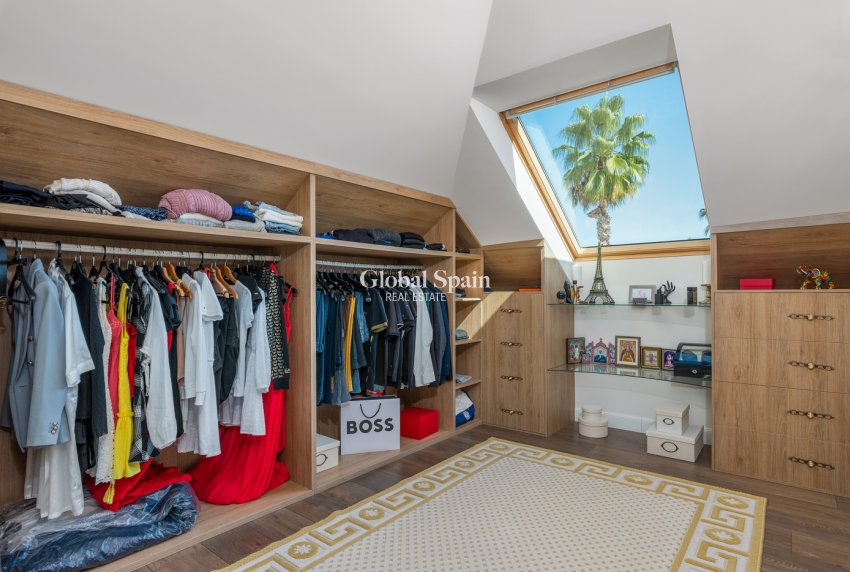 Resale - VILLA -
CIUDAD QUESADA