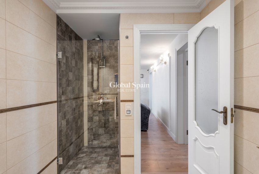 Resale - VILLA -
CIUDAD QUESADA