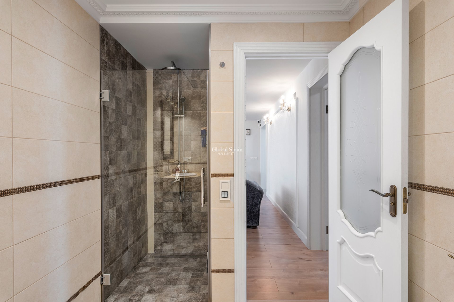 Resale - VILLA -
CIUDAD QUESADA