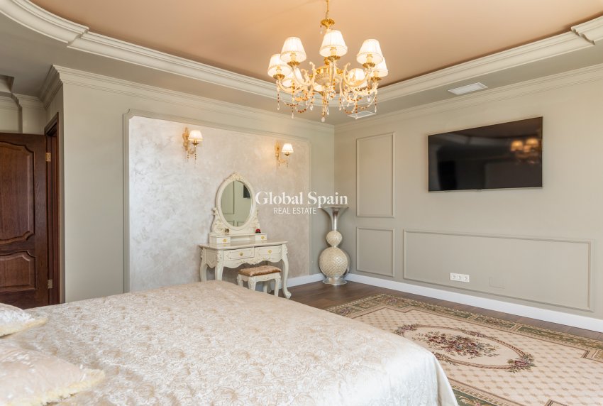 Resale - VILLA -
CIUDAD QUESADA