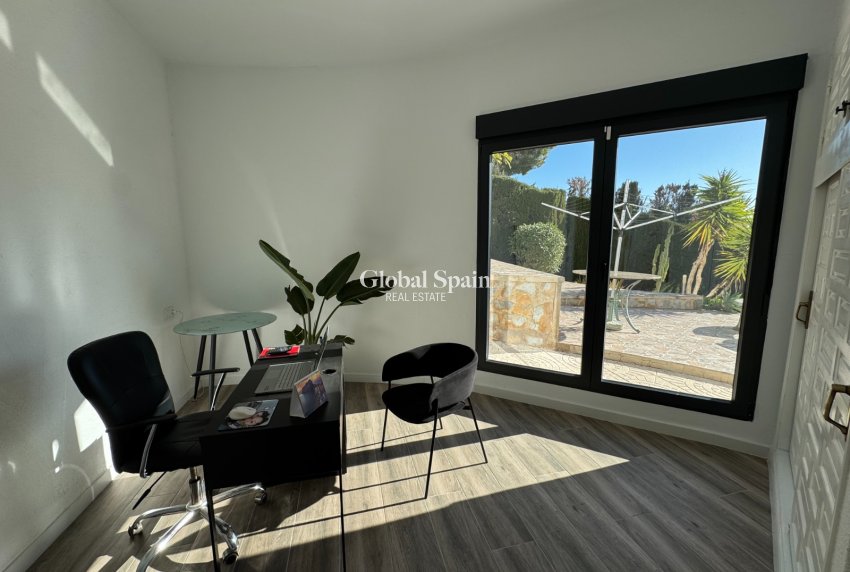 Resale - Villa -
CIUDAD QUESADA