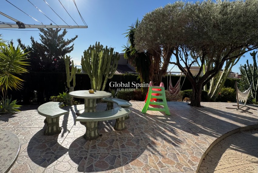 Resale - Villa -
CIUDAD QUESADA