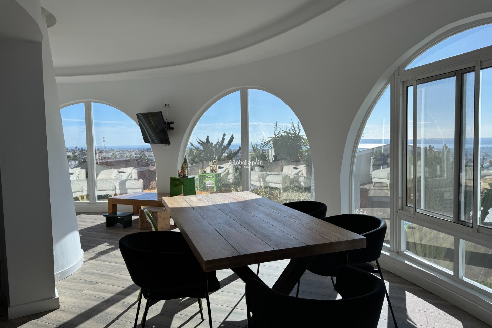 Resale - Villa -
CIUDAD QUESADA