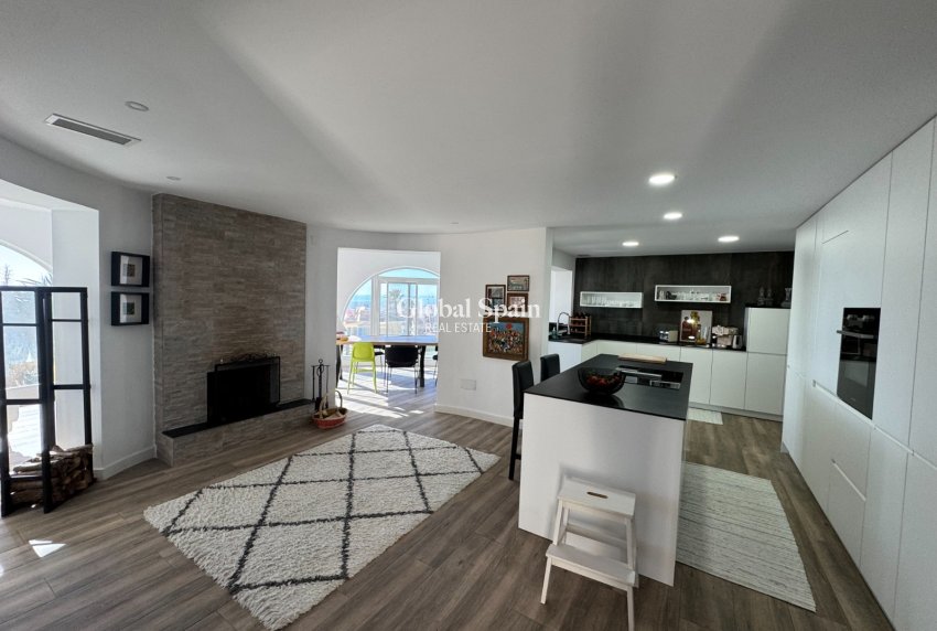 Resale - Villa -
CIUDAD QUESADA