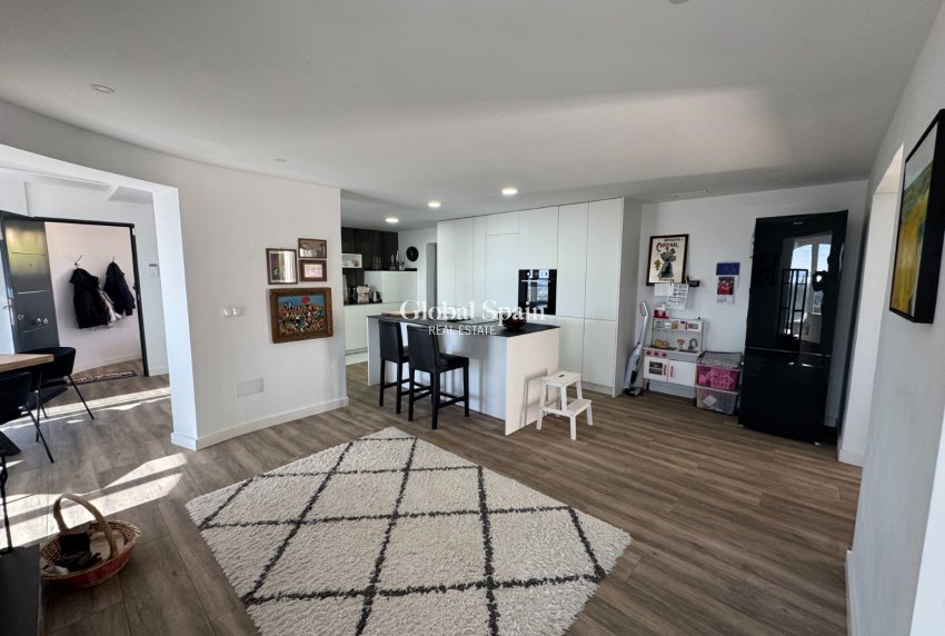 Resale - Villa -
CIUDAD QUESADA