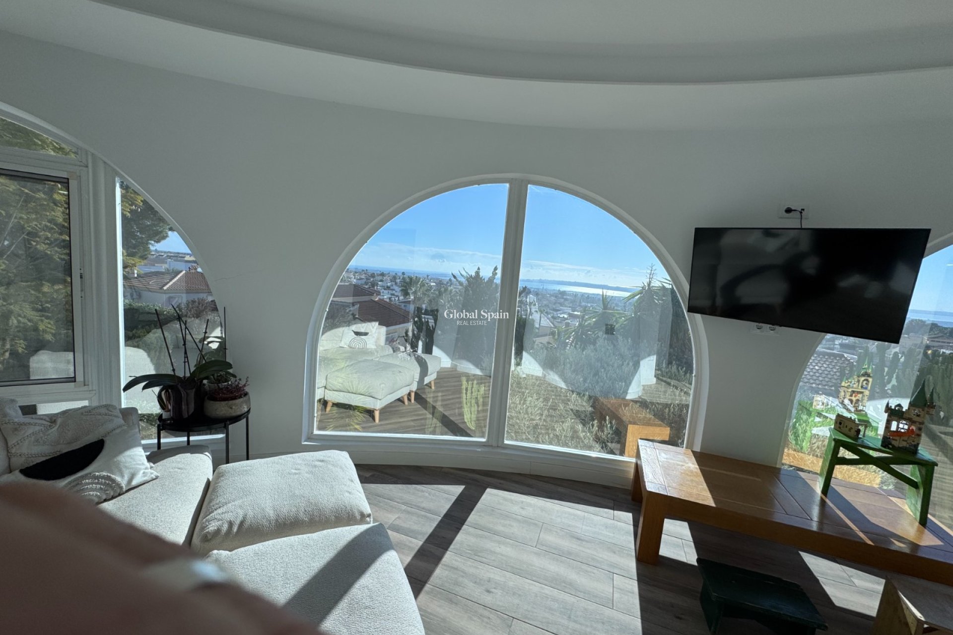 Resale - Villa -
CIUDAD QUESADA