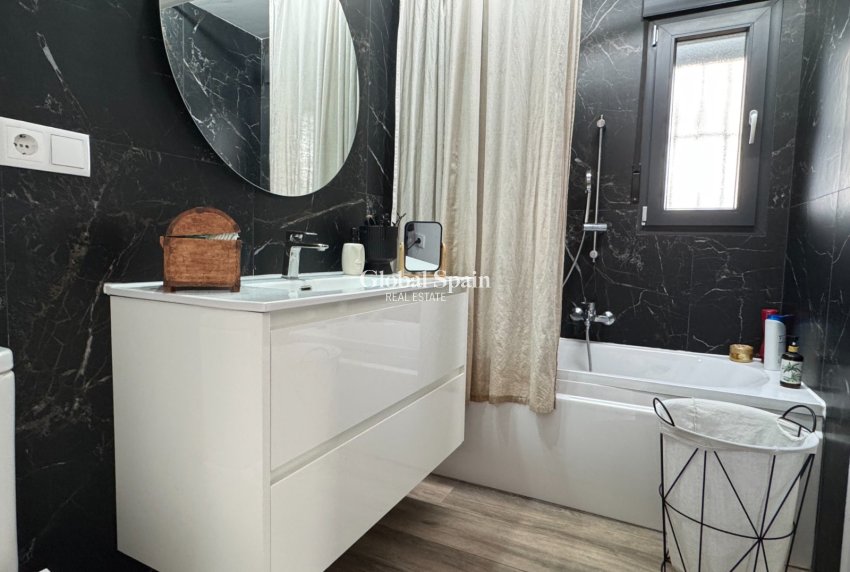 Resale - Villa -
CIUDAD QUESADA