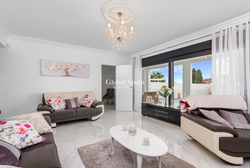 Resale - Villa -
CIUDAD QUESADA