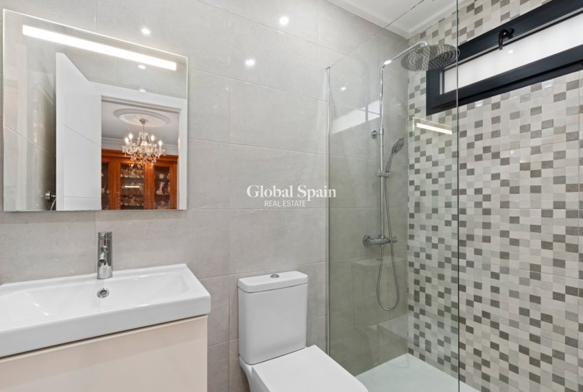 Resale - Villa -
CIUDAD QUESADA