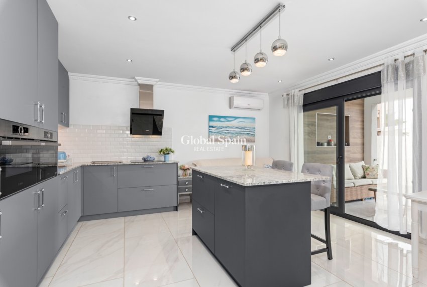 Resale - Villa -
CIUDAD QUESADA