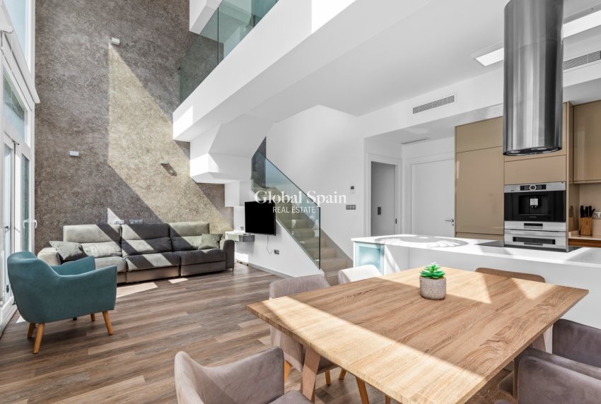 Resale - Villa -
CIUDAD QUESADA