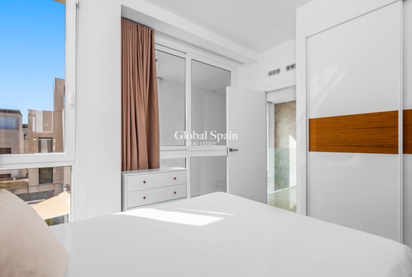 Resale - Villa -
CIUDAD QUESADA