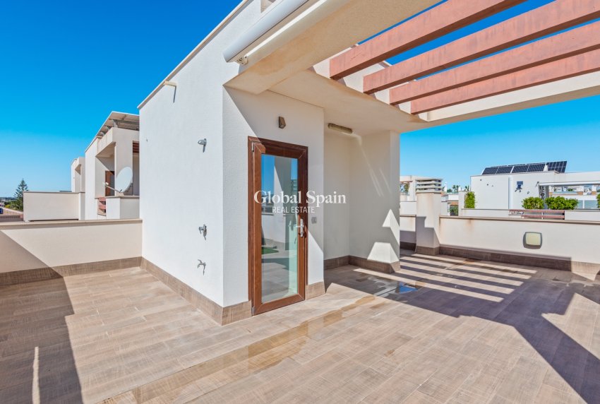 Resale - Villa -
CIUDAD QUESADA