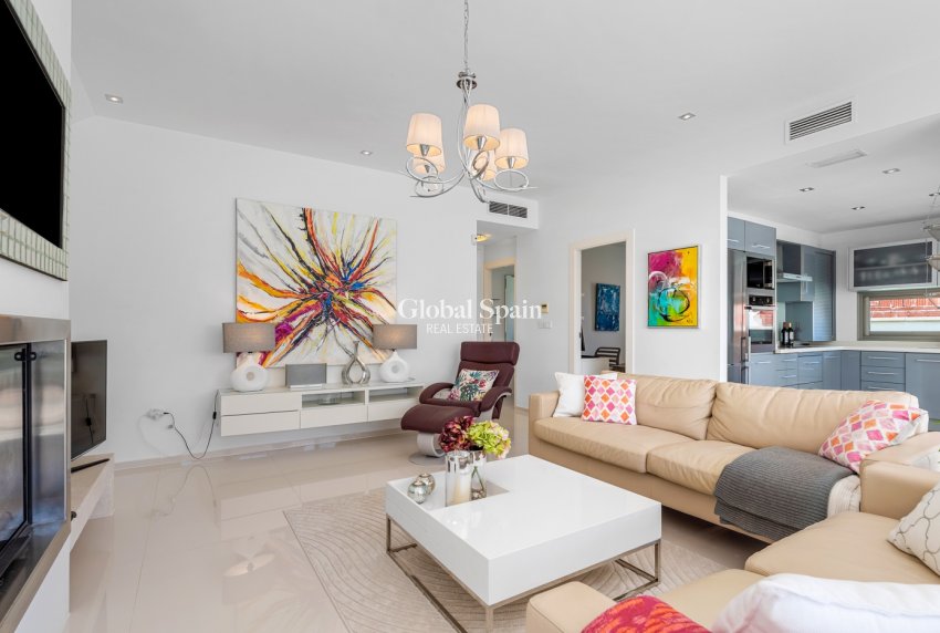 Resale - Villa -
CIUDAD QUESADA