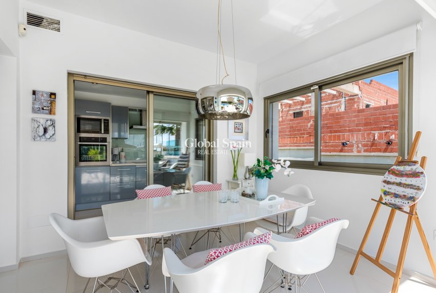 Resale - Villa -
CIUDAD QUESADA