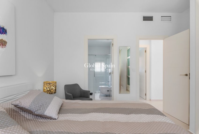 Resale - Villa -
CIUDAD QUESADA