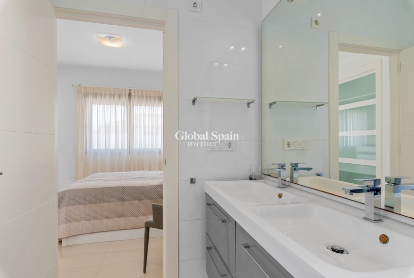 Resale - Villa -
CIUDAD QUESADA