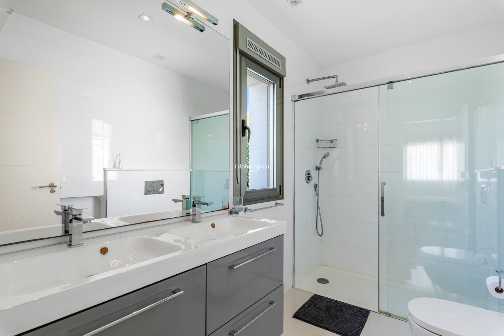 Resale - Villa -
CIUDAD QUESADA