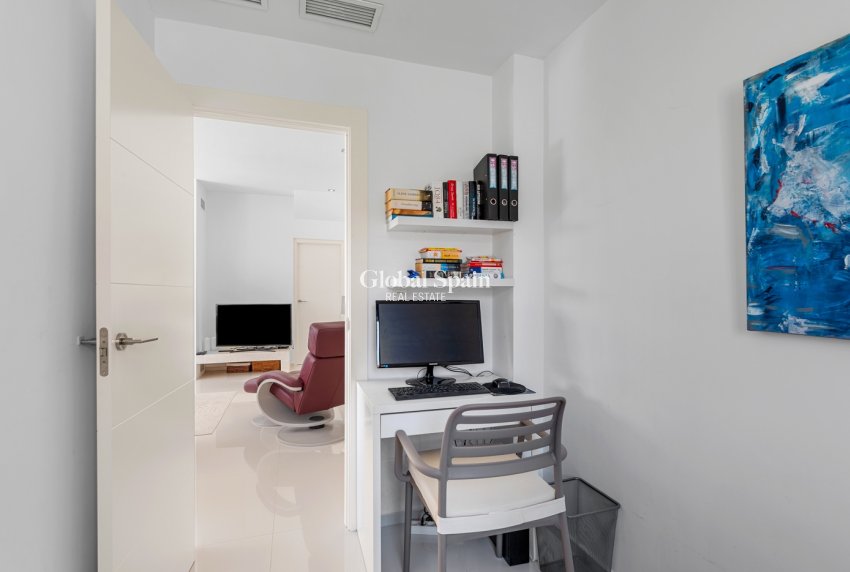 Resale - Villa -
CIUDAD QUESADA