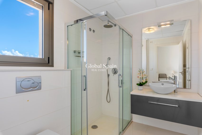 Resale - Villa -
CIUDAD QUESADA