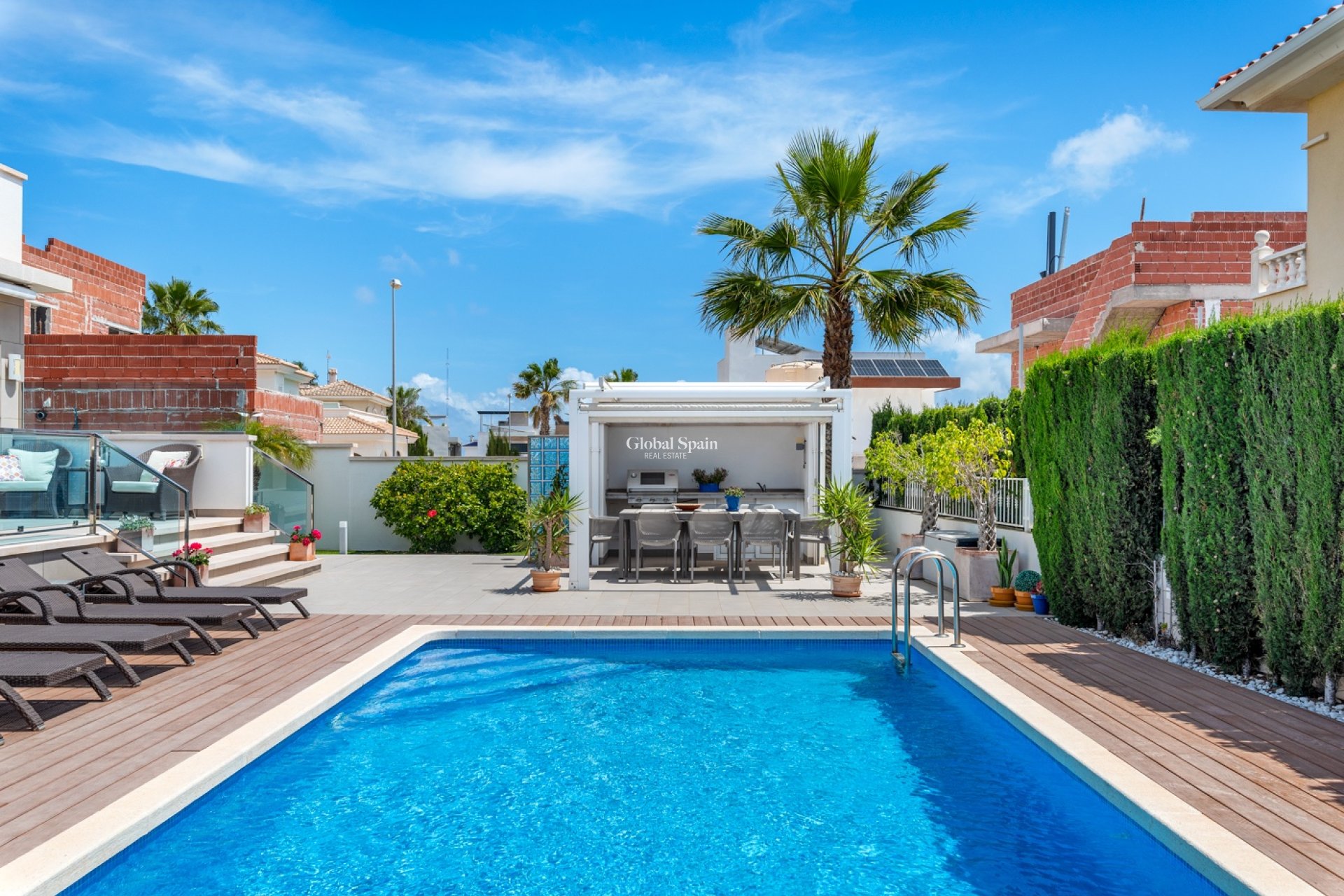 Resale - Villa -
CIUDAD QUESADA